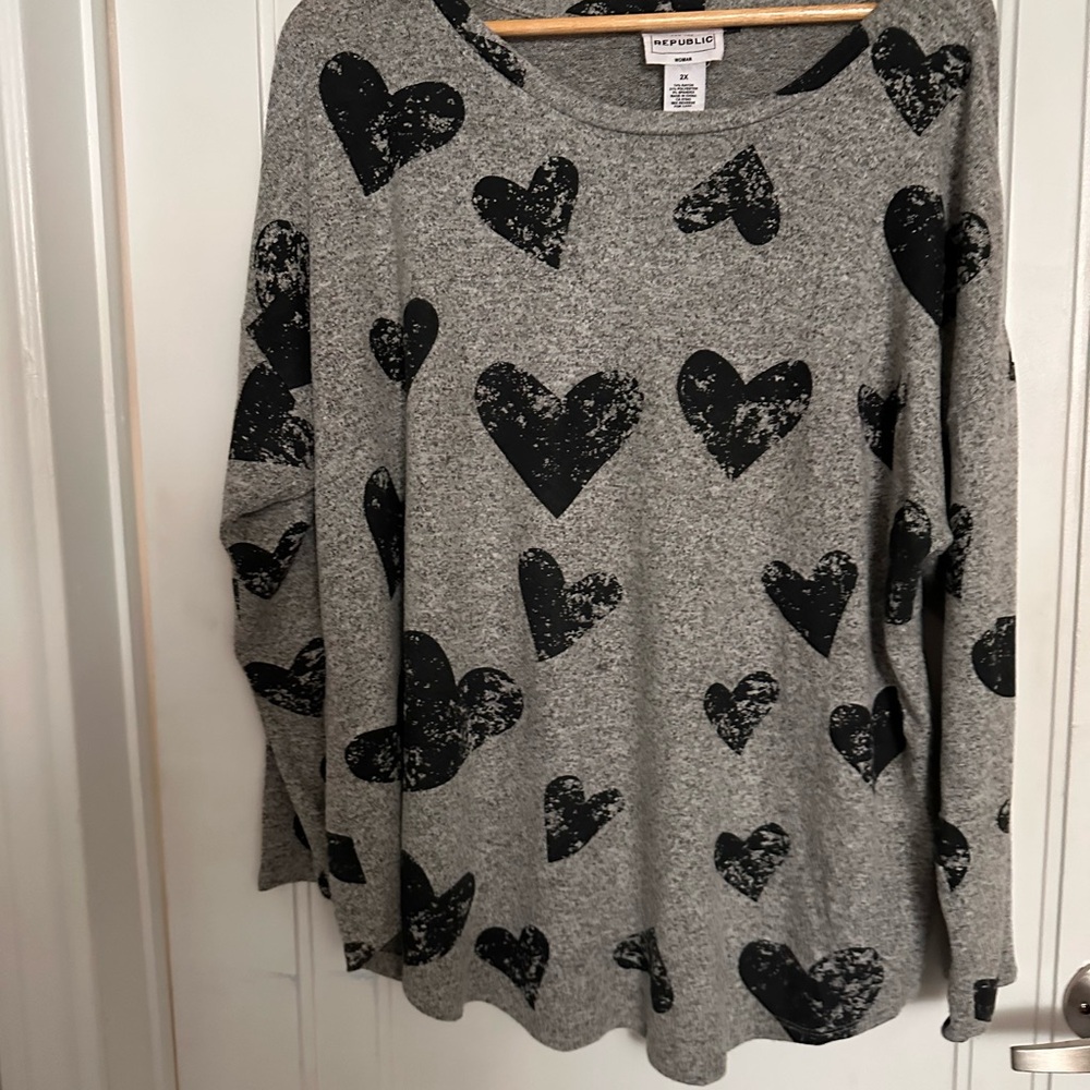 Gray Heart Print Sweater